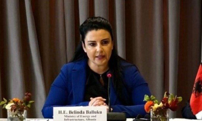 Seminar per gazin e lengshem: Shqiperia po projekton te ndertoje dy terminale